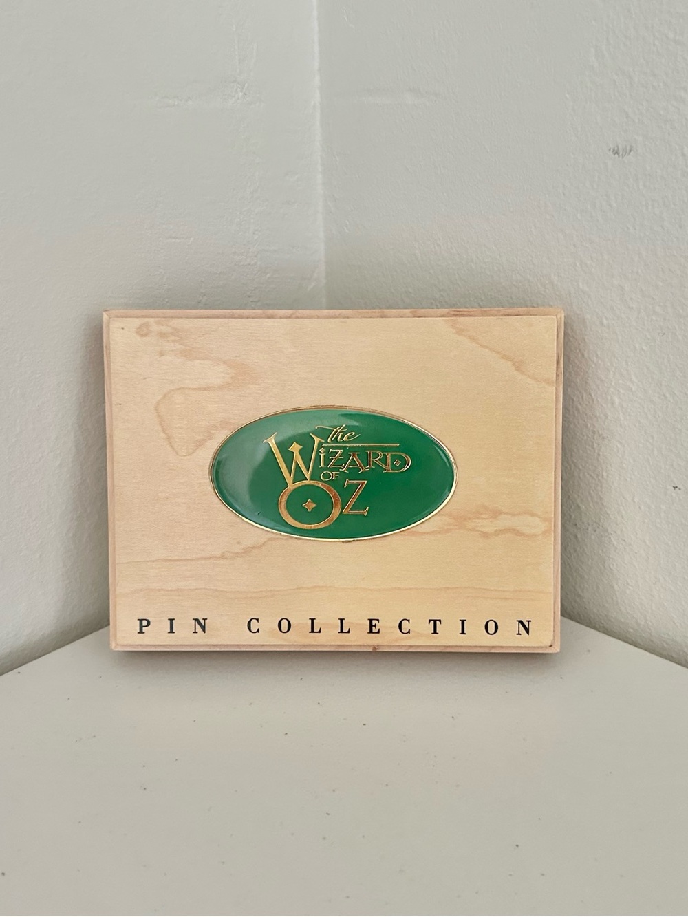 Wizard of Oz 1997 Warner Bros 6 Pin Collection Wooden Display Box RARE - Picture 5 of 6